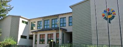 Schulgebäude der Volksschule Traisen